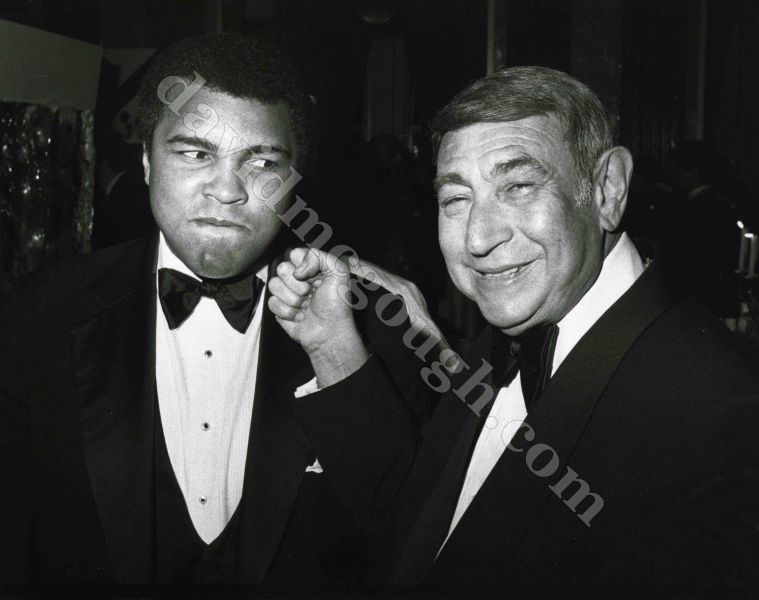 Muhammad Ali, Howard Cosell  1982 NYC.jpg